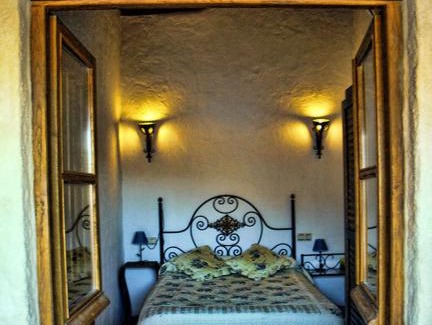 Mogarraz Apartment | Pet-Friendly Retreat at Apartamento Rural El Pino