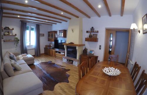 Alhama de Aragon Apartment | Family-Friendly Getaway at Apartamento Rural El Balcón