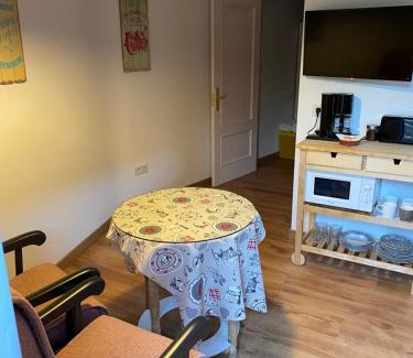 Cambron Apartment | Pet-Friendly Getaway: Apartamento Rural Prunus Avium