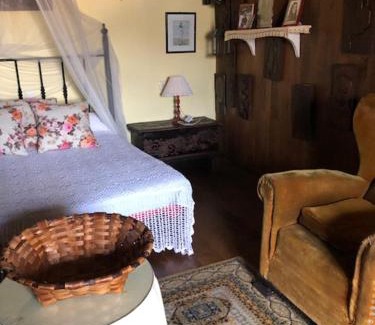 Valdes Cabin | Family-Friendly Stay at MRZ Rentals San Martín de Luiña