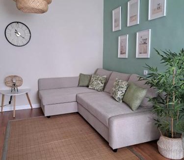 Aviles Apartment | Elegant Apartamento Sabugo - Guest Rated 9.4/10
