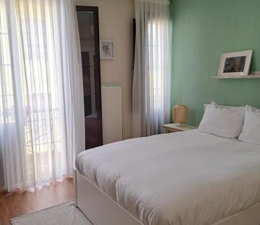 Aviles Apartment | Elegant Apartamento Sabugo - Guest Rated 9.4/10