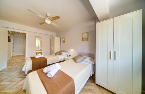 Zaragoza Centro Apartment | Cozy San Lazaro Apartment Near Pabellon Principe Felipe