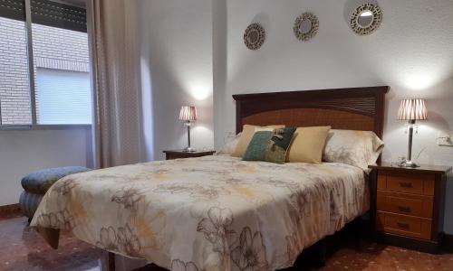 Distrito de Levante Apartment | Family-Friendly Stay at Apartamento San Lorenzo - 9/10 Rated