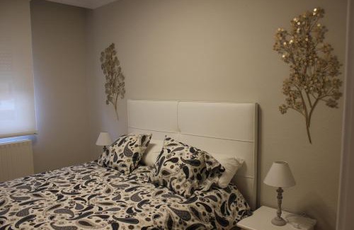Sanguesa House | Family-Friendly Stay at Apartamento Sanguesa - 7/10 Rating