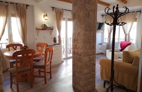 Alicante City Centre Apartment | Elegant Oceanfront Stay at Apartamento Santa - Rated 9.3/10