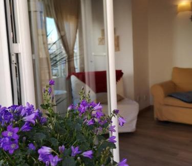Alicante City Centre Apartment | Elegant Oceanfront Stay at Apartamento Santa - Rated 9.3/10