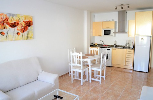 Morro Jable Apartment | Beachside Retreat: Apartamento Sarah 2A with Free WIFI