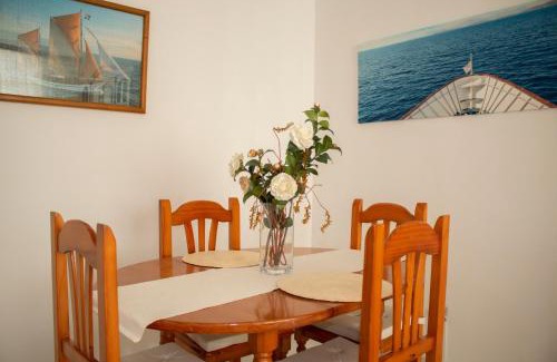 Muxia Apartment | Family-Friendly Stay at Apartamento Sol-Muxía - Rated 9.2
