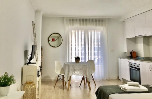 Coveta Fuma Apartment | Bright Ocean View Apartment with Pool and Spa Amenities