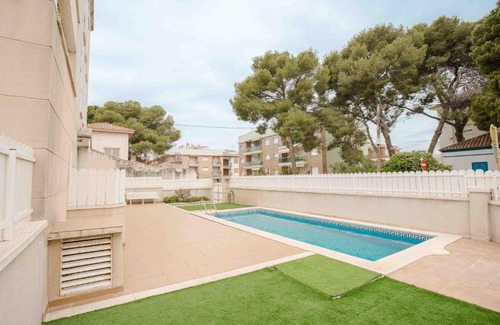 Comarruga Apartment | Relaxing Spa Retreat at Apartamento Coma-ruga by MarCalma