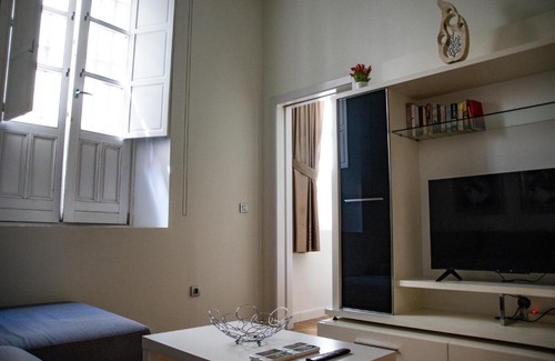 San Vicente Apartment | Elegant Spinola Home: 4-Star Family-Friendly Retreat