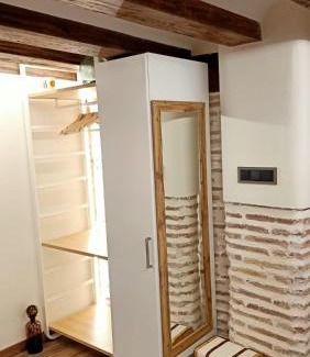 Logrono Historic Centre Apartment | Cozy Suite for Two with Exceptional 9.6/10 Guest Rating
