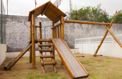 Ipiranguinha Apartment | Inviting Sun Way Ubatuba: Poolside Retreat with Top Ratings