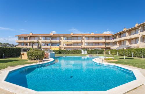 Els Griells Apartment | Pet-Friendly Apartamento Tamarindos 500 with Pool Access