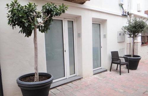 Raval Roig Apartment | Ideal Ocean View Retreat at Apartamento Tipico