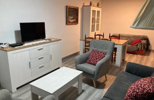 Losar de la Vera Apartment | Family and Pet-Friendly Stay at Apartamento Turístico Cervantes 18