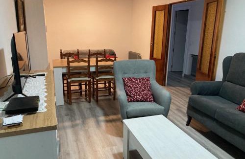Losar de la Vera Apartment | Family and Pet-Friendly Stay at Apartamento Turístico Cervantes 18
