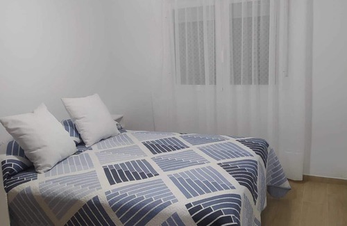 Valdeolleros Apartment | Inviting Apartment Fran with Breakfast & Kitchen Amenities