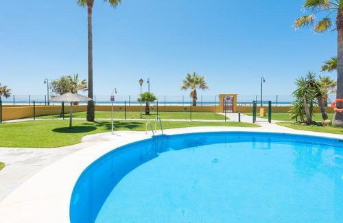 Tarifa Apartment | Oceanfront Apartment Urb La Tortuga I with Private Pool