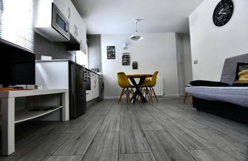 Frama Apartment | Oceanfront Retreat: Apartamento Valverde II, Rated 9.3/10