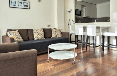 Sant Gervasi Apartment | Child-Friendly Apartment Via Augusta 153 - Rated 9.4/10