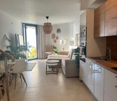 El Cotillo Apartment | Oceanfront Villa Bruno: Beachside Bliss with Stunning Views