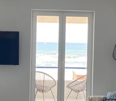 Vieira de Leiria Apartment | Oceanfront Apartment with Scenic Views and High Ratings