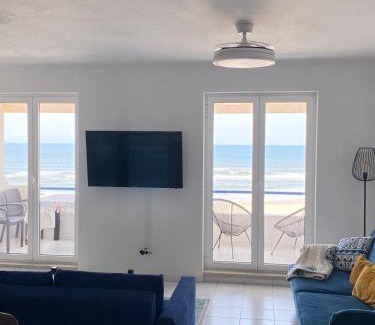 Vieira de Leiria Apartment | Oceanfront Apartment with Scenic Views and High Ratings