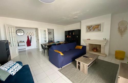 Vieira de Leiria Apartment | Oceanfront Apartment with Scenic Views and High Ratings
