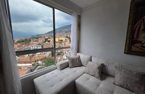 Villa Hermosa Apartment | Inviting Apartment with Scenic Views Near City Center