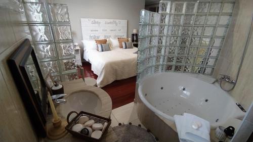 Vigo Apartment | Pet-Friendly Apartment Vistazul Samil with Hot Tub
