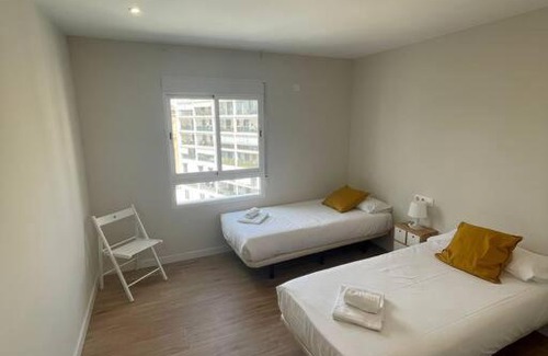 Patraix Apartment | Stylish Central Apartment on Calle Tres Forques, Valencia