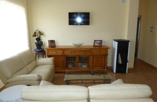 Trabanca House | Pet-Friendly Getaway: Apartamento Zapatero with Hot Tub