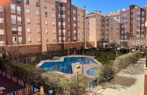 Poniente-Sur Apartment | Explore Apartamento Zoco Córdoba: Family-Friendly & Poolside
