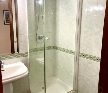 Poniente-Sur Apartment | Explore Apartamento Zoco Córdoba: Family-Friendly & Poolside