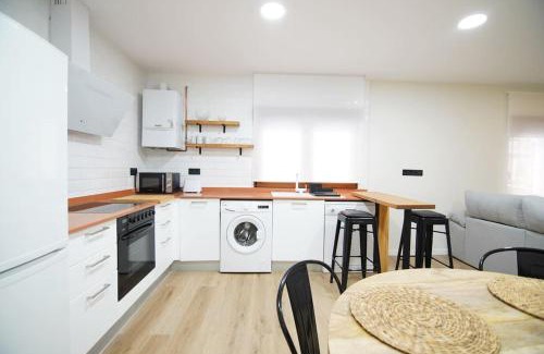 Basurto-Zorroza Apartment | Pet-Friendly Comfort at Apartamentos 2K in Olabeaga