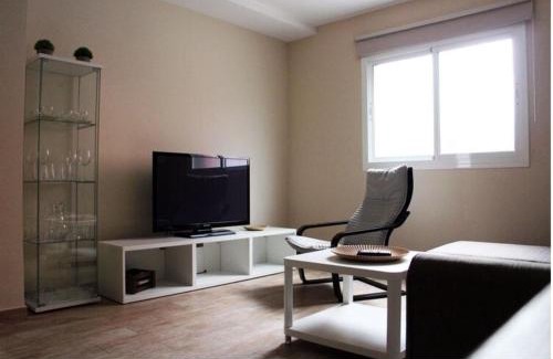 Algeciras Apartment | Highly Rated Apartamentos Albeniz with Family-Friendly Amenities