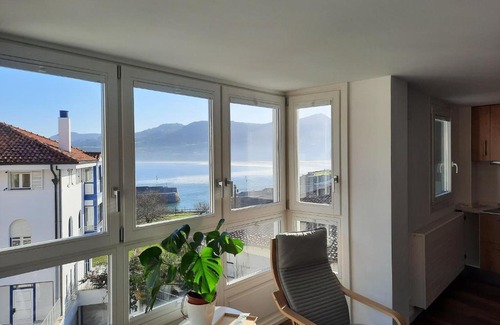 Mundaka Apartment | Oceanfront Retreat at APARTAMENTOS ARATUSTE - Rated 9.6