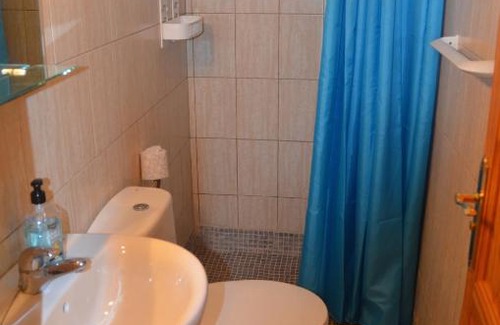 Arure Apartment | Cozy Apartamentos Arure Plaza: Pet-Friendly with Breakfast