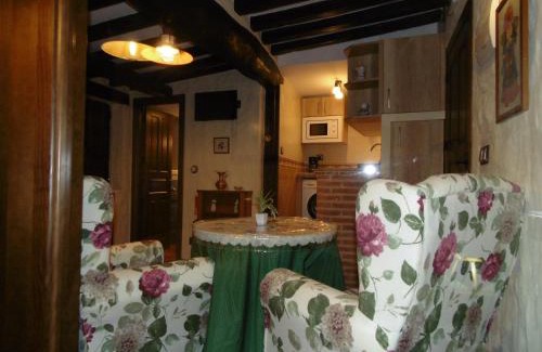 Mogarraz Apartment | Cozy Apartamentos Azahar: Guest Rated 9.4 with Family Amenities