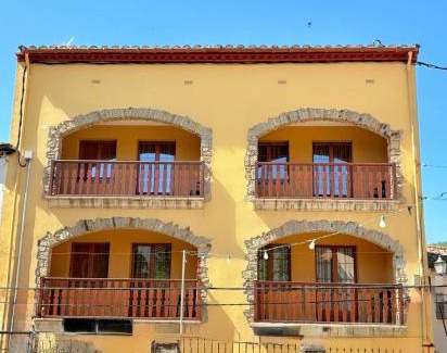 Macanet de Cabrenys Apartment | Pet-Friendly Apartamentos Cal Ratero with 9.2 Guest Rating