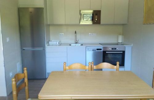 Mieses Apartment | Family-Friendly Stay at Apartamentos Camino Santo Toribio