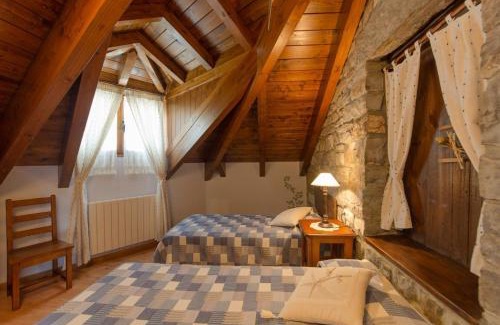 Sarvise Apartment | Pet-Friendly Getaway at Apartamentos Casa Aneta