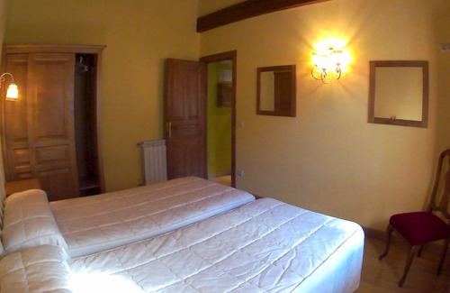 Orzales Apartment | Exceptional Villa Ferrera Posada Rural: Family-Friendly Retreat