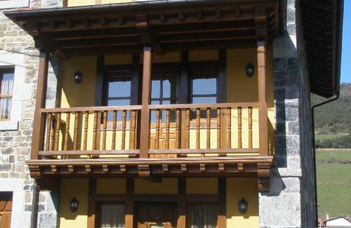 Orzales Apartment | Exceptional Villa Ferrera Posada Rural: Family-Friendly Retreat