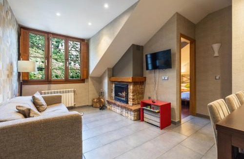 Pola de Somiedo Apartment | Exceptional Stay at Apartamentos Casa Miño: Family-Friendly!