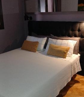 Lleida Apartment | Comfortable "Casa Melé" Apartments with Optional Parking
