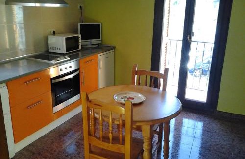 Puertolas House | Cozy Casa Ruben: Pet-Friendly Apartments with Breakfast