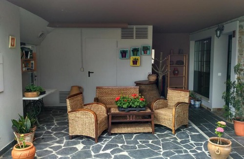 Loza Apartment | Guest Rated 8.9: Apartamentos Castello with Pet-Friendly Comfort